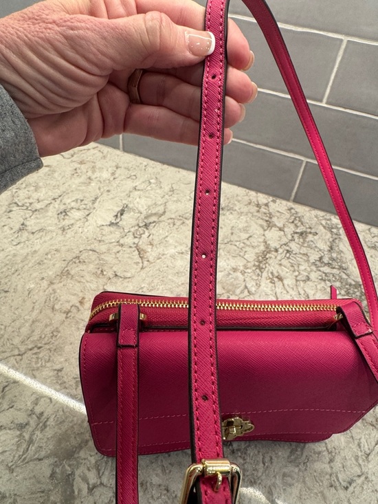 Crown and Ivy Charlotte Crossbody - Picture 7 of 7